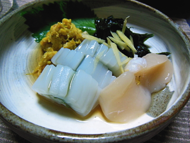 いか巻・ほたて・菊・海苔の土佐酢がけ／小料理 味ちよ